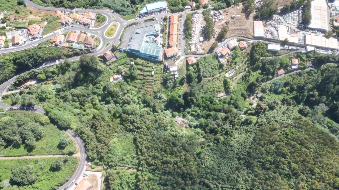 Terreno para Venda em Camacha Foto 11