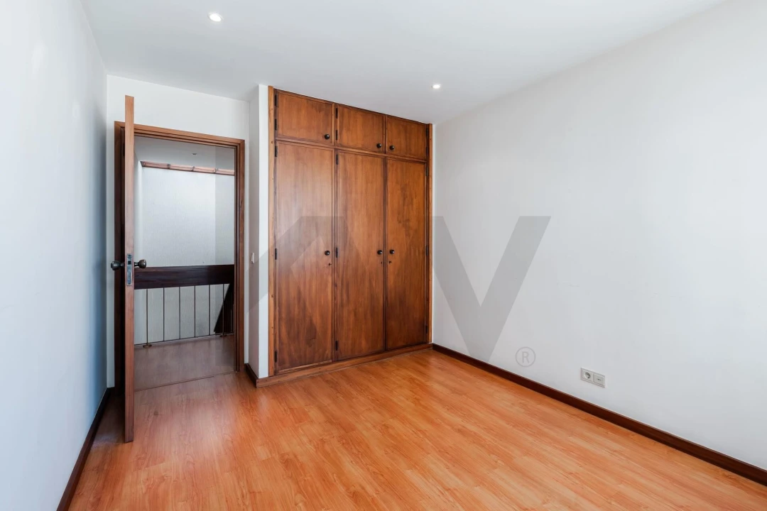 Apartamento T4 para Arrendamento em Ovar, São João, Arada e São Vicente de Pereira Jusã Foto 14