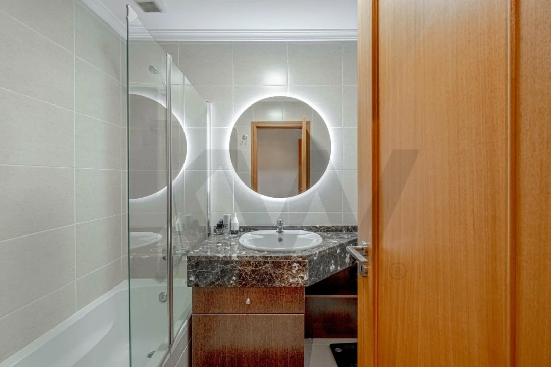 Apartamento T2 para Arrendamento em Caniço Foto 3
