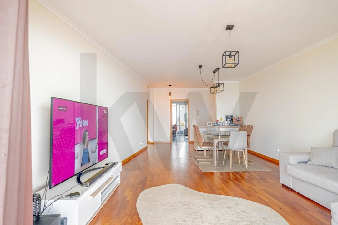 Apartamento T2 para Arrendamento em Caniço Foto 2