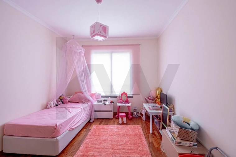 Apartamento T2 para Arrendamento em Caniço Foto 7