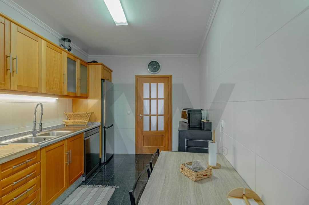 Apartamento T2 para Arrendamento em Caniço Foto 10