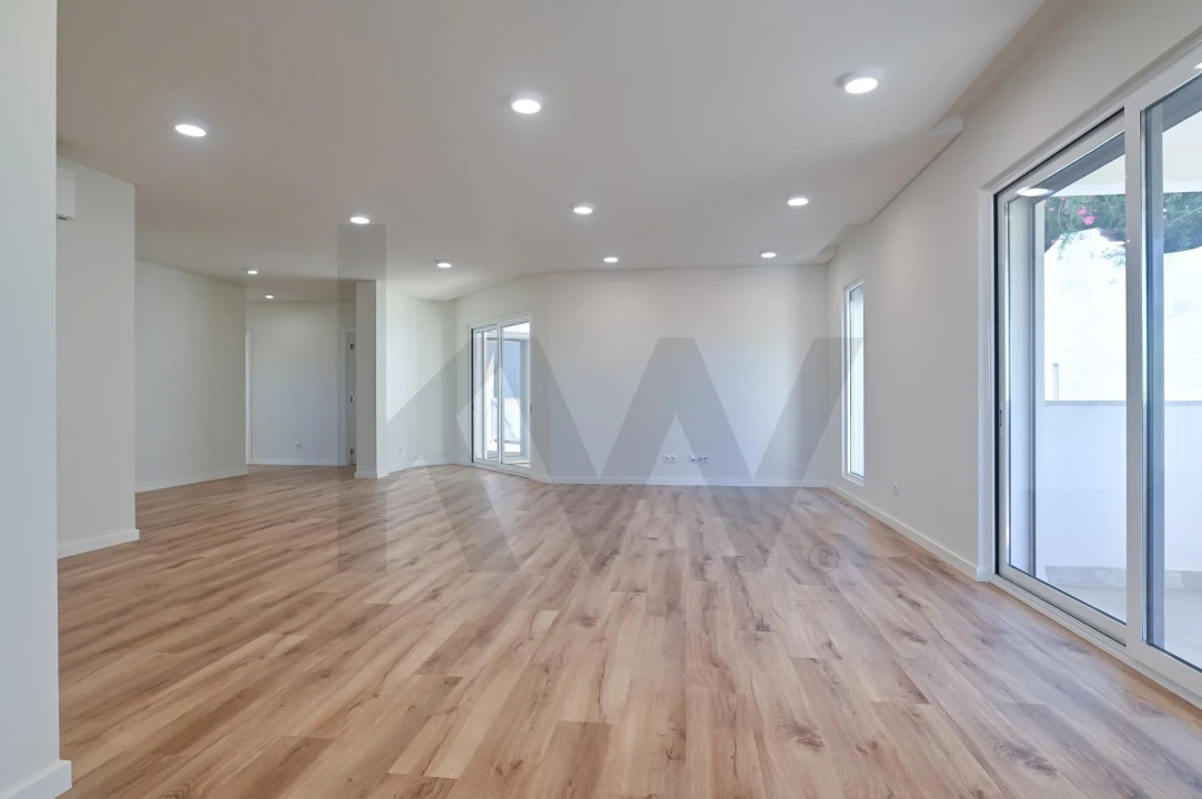 Apartamento T3 para Venda em Santa Clara Foto 3