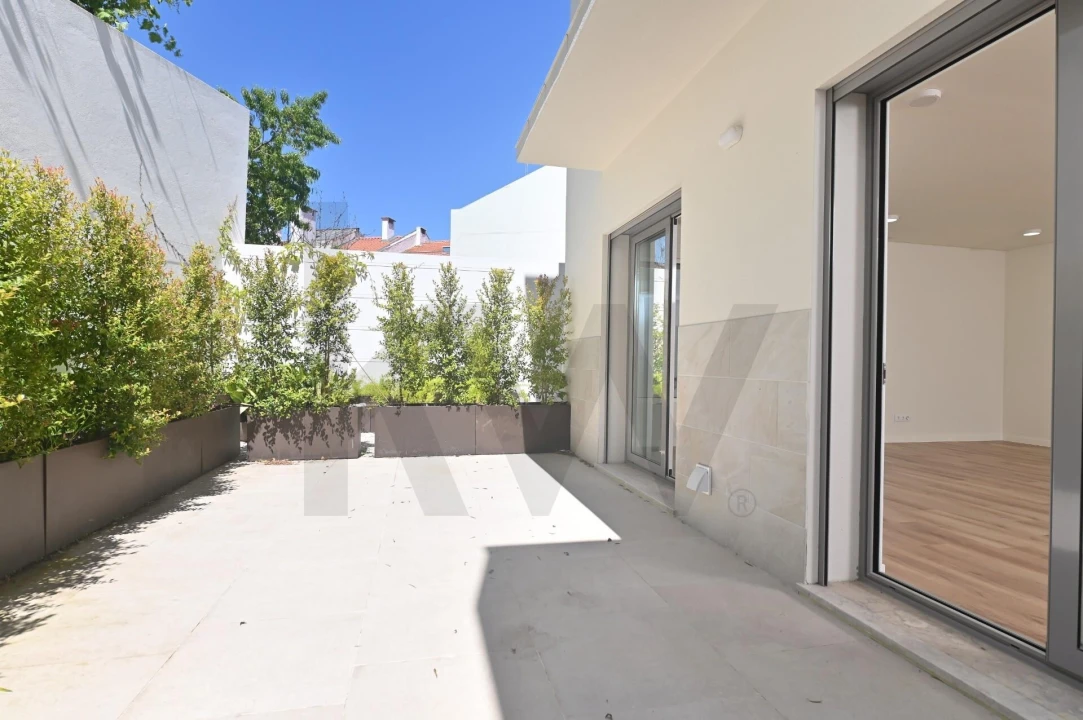 Apartamento T2 para Venda em Santa Clara Foto 2