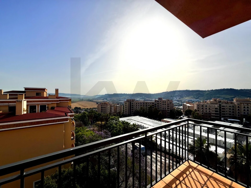Apartamento T3 para Venda em Santo António dos Cavaleiros e Frielas Foto 18