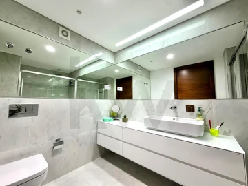 Apartamento T3 para Venda em Santo António dos Cavaleiros e Frielas