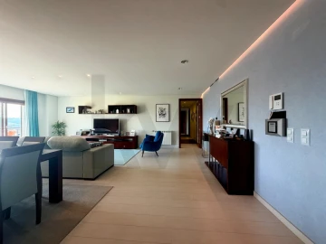 Apartamento T3 para Venda em Santo António dos Cavaleiros e Frielas