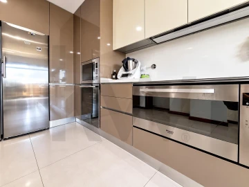 Apartamento T3 para Venda em Santo António dos Cavaleiros e Frielas