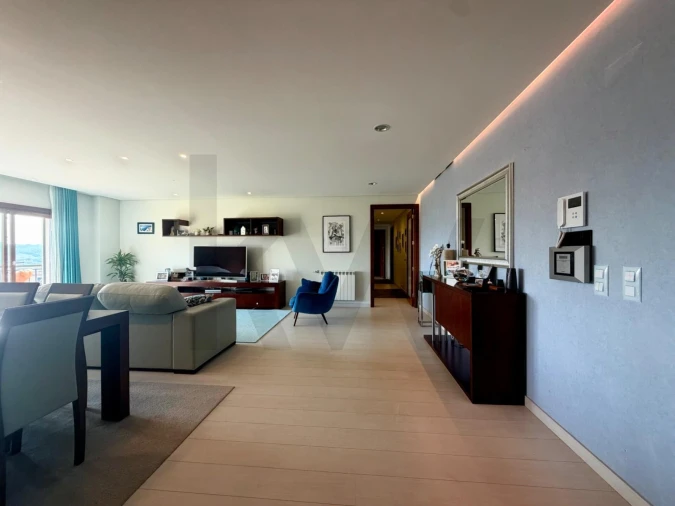 Apartamento T3 para Venda em Santo António dos Cavaleiros e Frielas Foto 8
