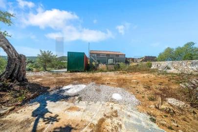 Moradia T4 para Venda em Loule (São Clemente)