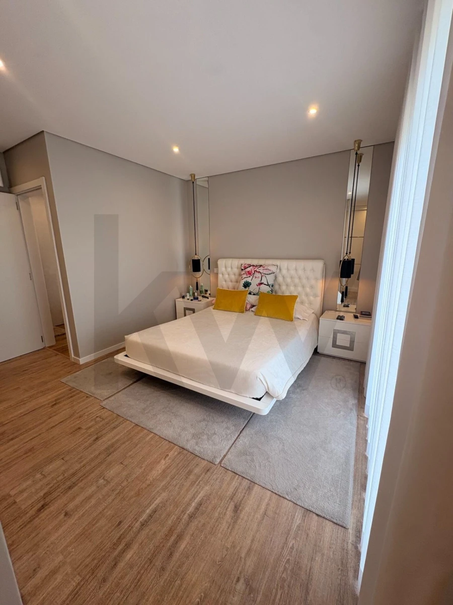 Apartamento T5 para Venda em Portimão Foto 18