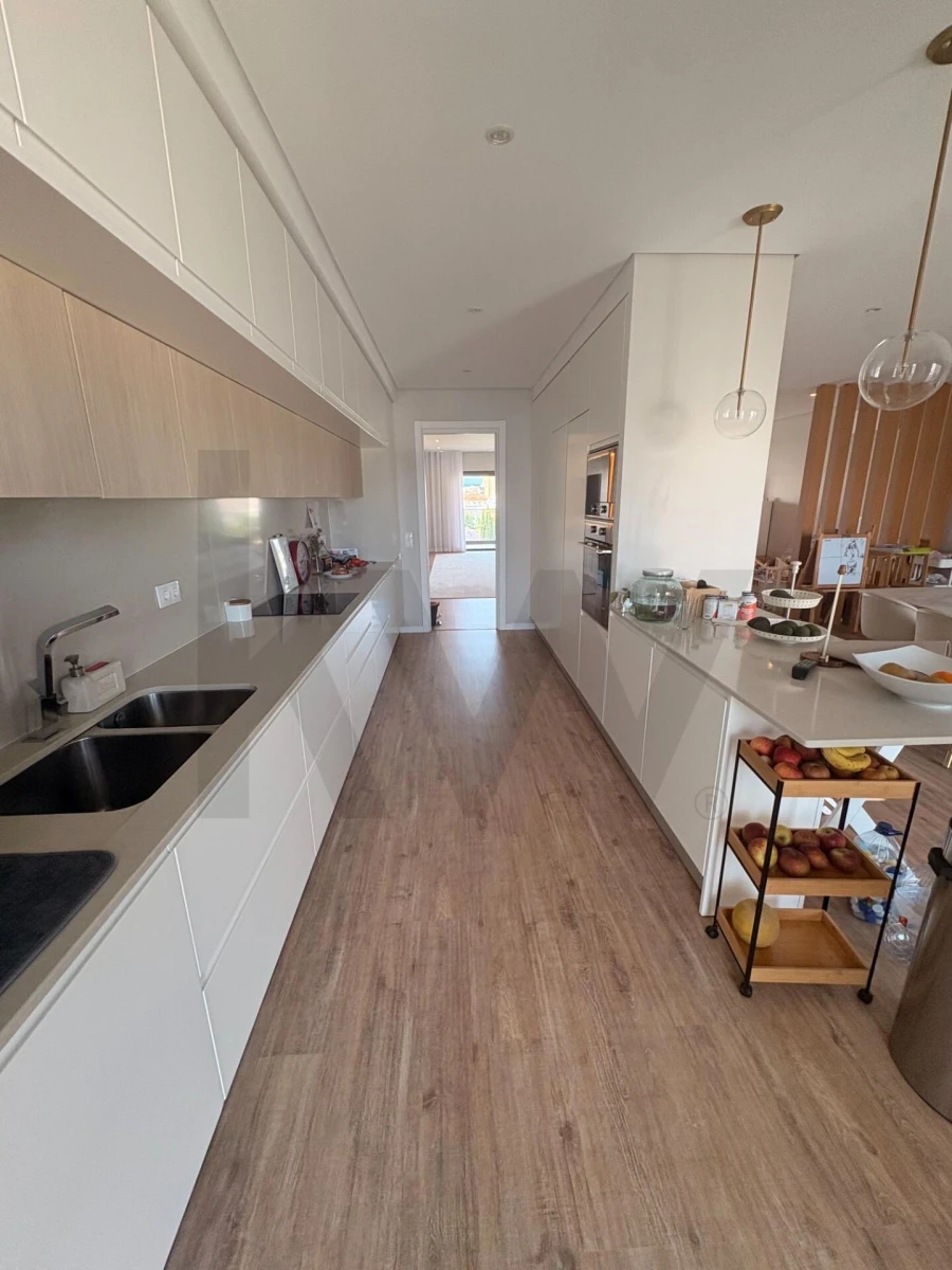 Apartamento T5 para Venda em Portimão Foto 8