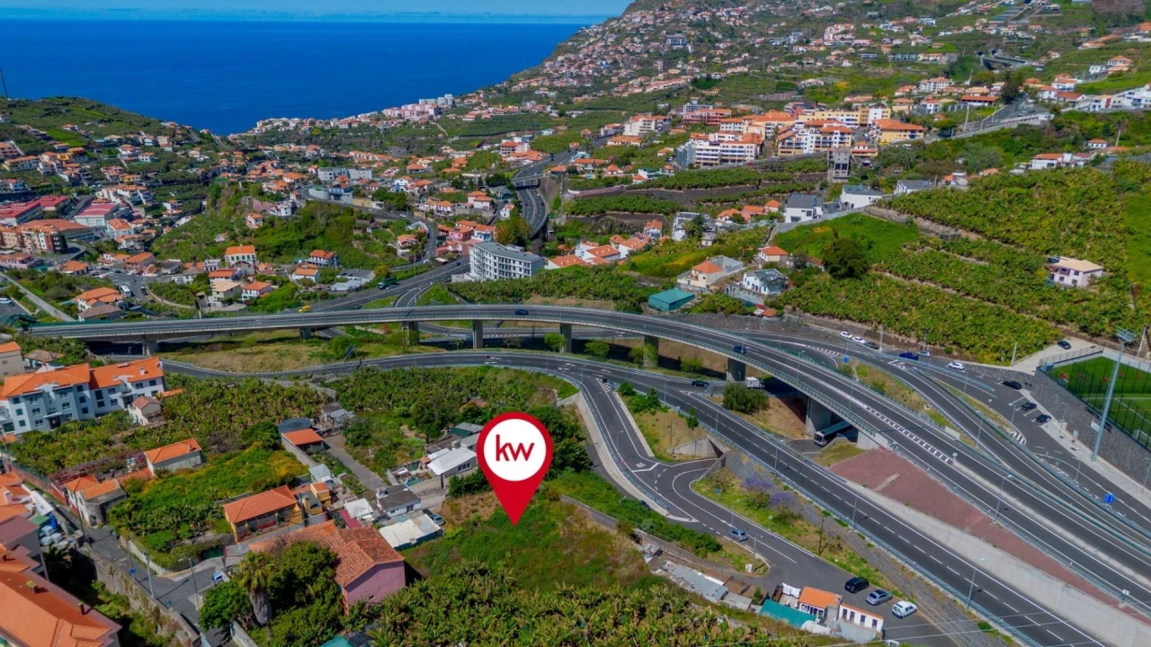 Terreno para Venda em Camara de Lobos Foto 2