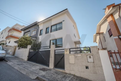 Moradia T4 para Venda em Gondomar (São Cosme), Valbom e Jovim