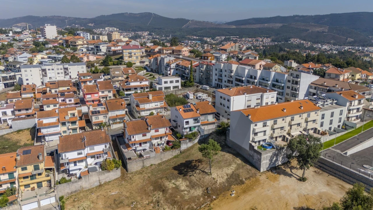 Moradia T4 para Venda em Gondomar (São Cosme), Valbom e Jovim Foto 33