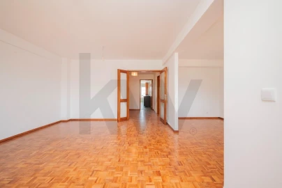 Apartamento T3 para Arrendamento em Oeiras e São Julião da Barra, Paço de Arcos e Caxias