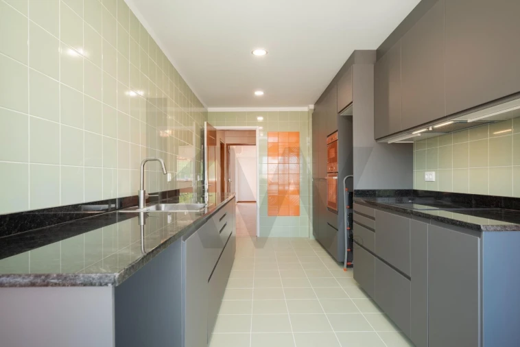 Apartamento T3 para Arrendamento em Oeiras e São Julião da Barra, Paço de Arcos e Caxias Foto 27