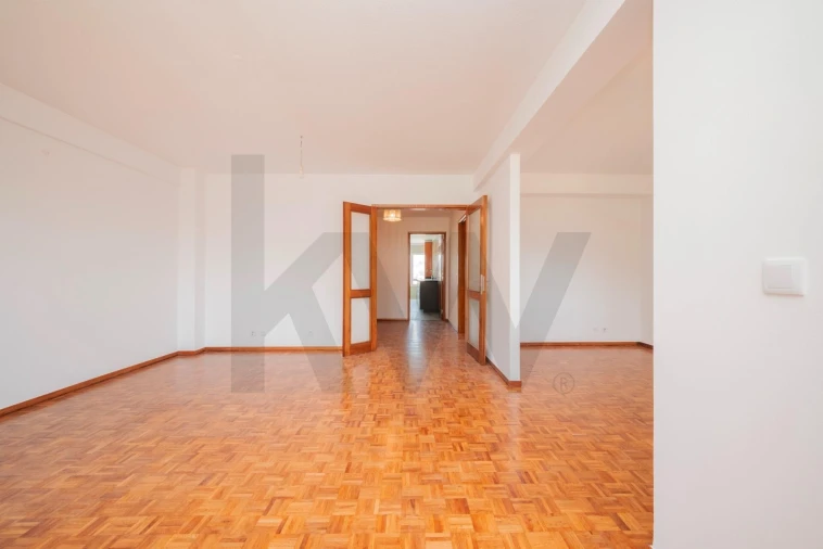 Apartamento T3 para Arrendamento em Oeiras e São Julião da Barra, Paço de Arcos e Caxias Foto 6