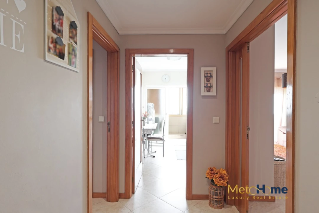 Apartamento T2 para Venda em Vilar de Andorinho Foto 13