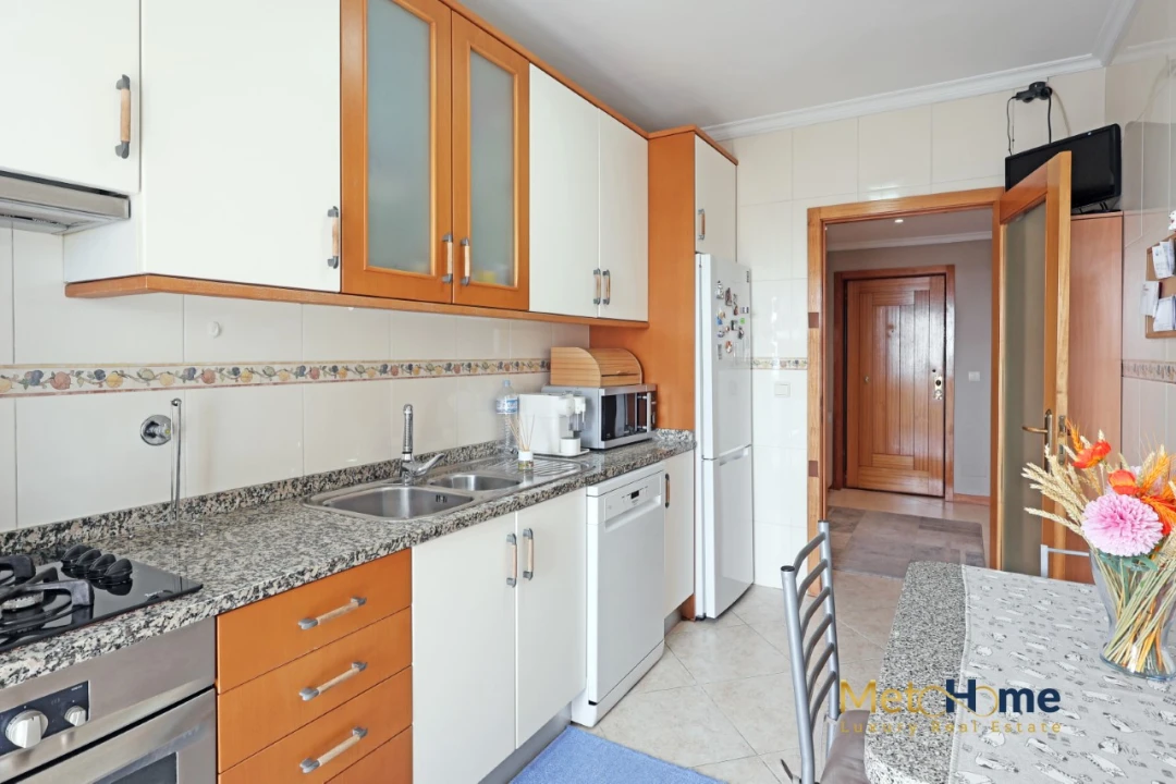 Apartamento T2 para Venda em Vilar de Andorinho Foto 17
