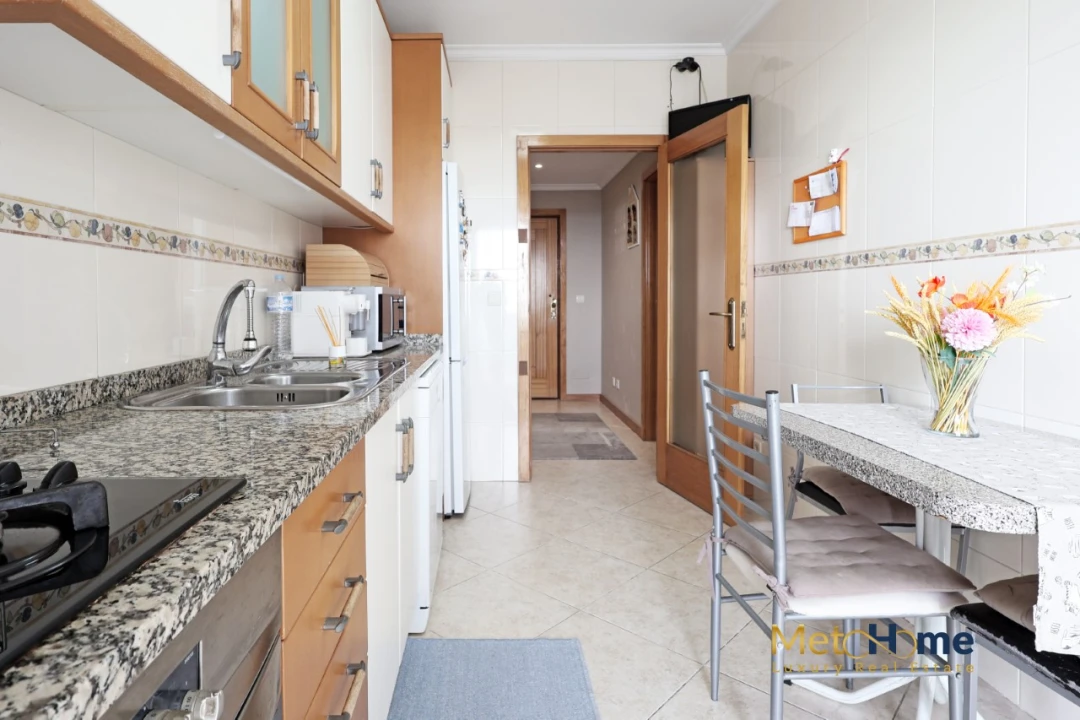 Apartamento T2 para Venda em Vilar de Andorinho Foto 18