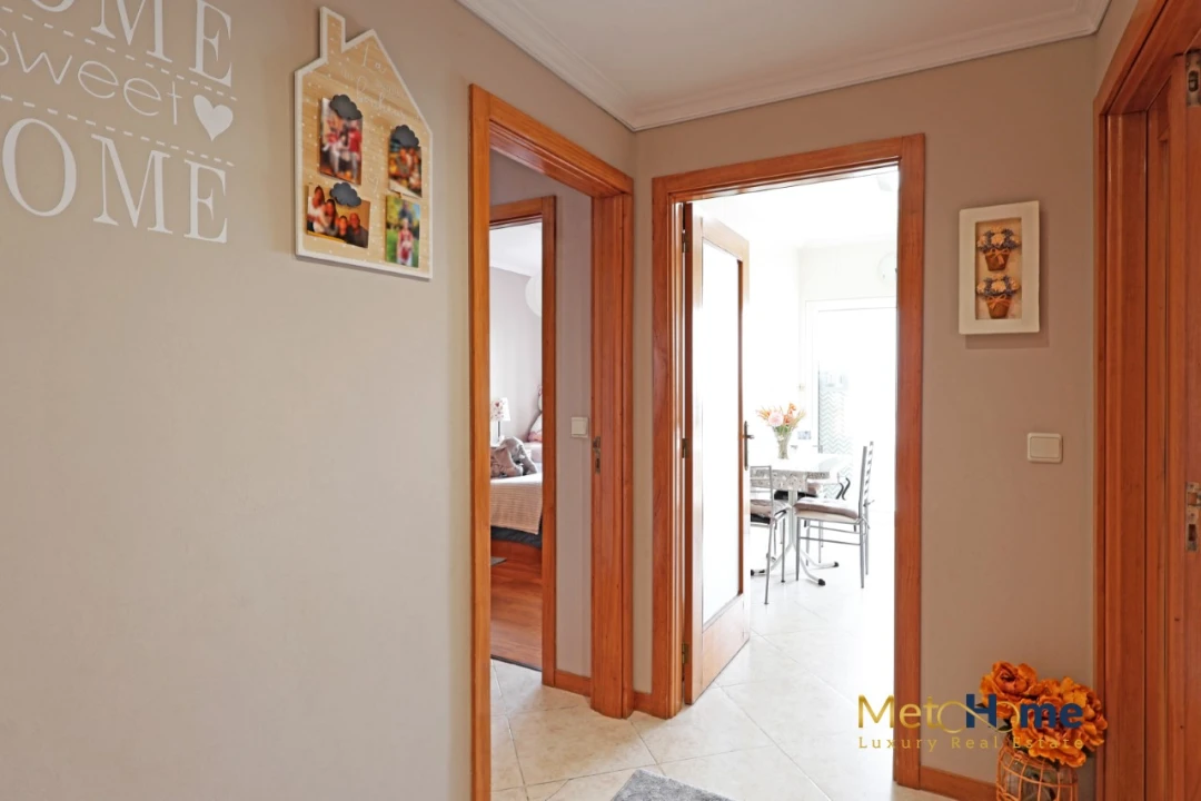 Apartamento T2 para Venda em Vilar de Andorinho Foto 19