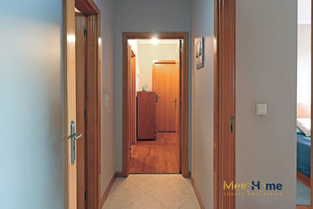Apartamento T2 para Venda em Vilar de Andorinho Foto 24