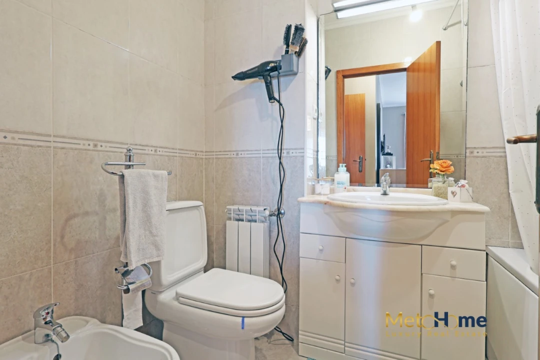 Apartamento T2 para Venda em Vilar de Andorinho Foto 26