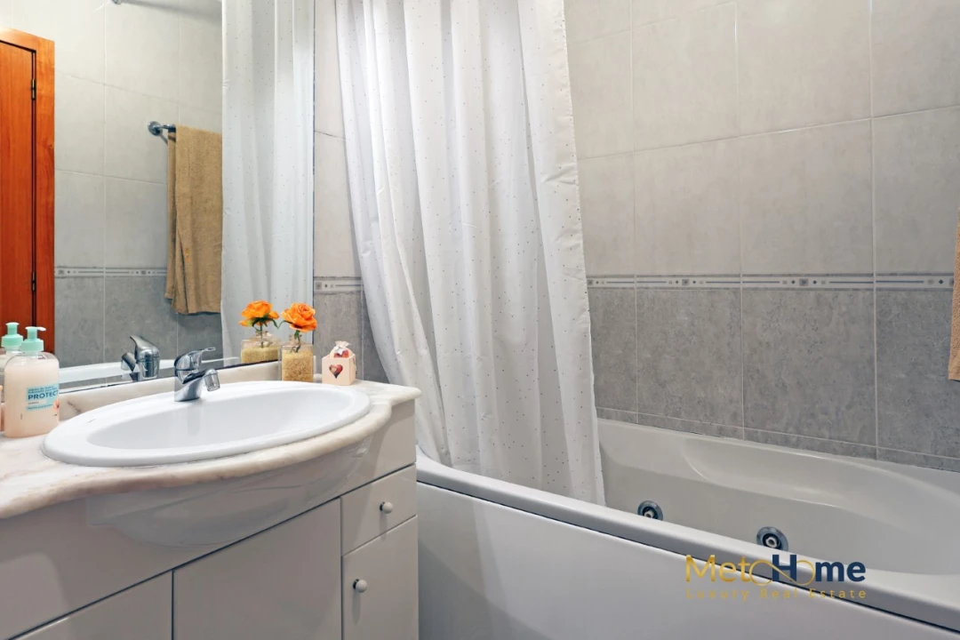 Apartamento T2 para Venda em Vilar de Andorinho Foto 27