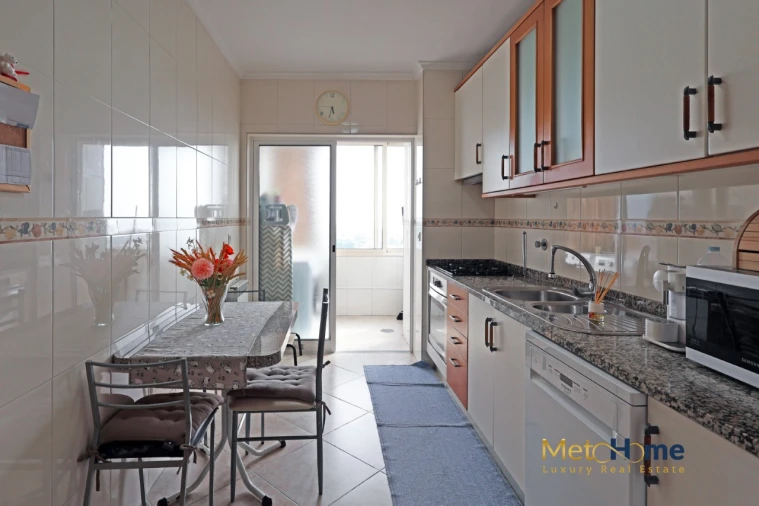 Apartamento T2 para Venda em Vilar de Andorinho Foto 14