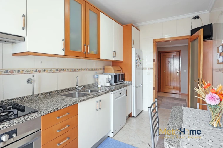 Apartamento T2 para Venda em Vilar de Andorinho Foto 17
