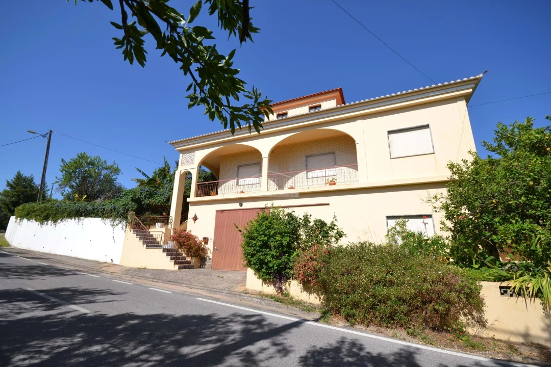 Moradia T4 para Venda em Loule (São Sebastião) Foto 2