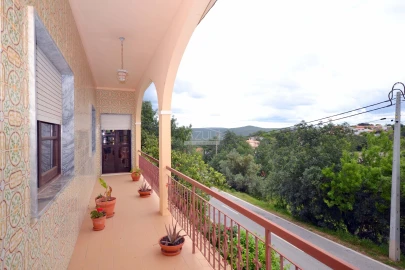 Moradia T4 para Venda em Loule (São Sebastião)