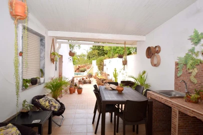 Moradia T4 para Venda em Loule (São Sebastião)