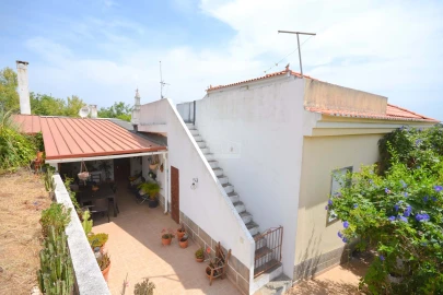 Moradia T4 para Venda em Loule (São Sebastião)