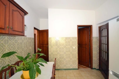 Moradia T4 para Venda em Loule (São Sebastião)