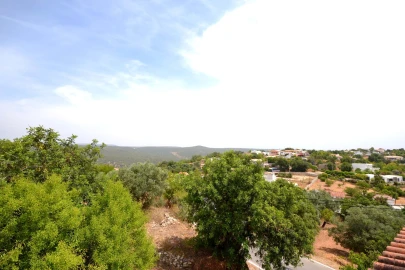 Moradia T4 para Venda em Loule (São Sebastião)