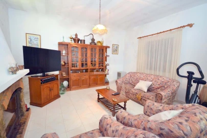 Moradia T4 para Venda em Loule (São Sebastião)