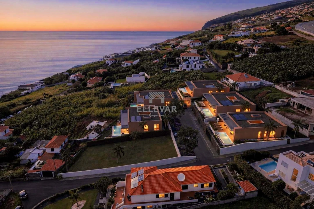 Moradia T3 para Venda em Estreito da Calheta Foto 4