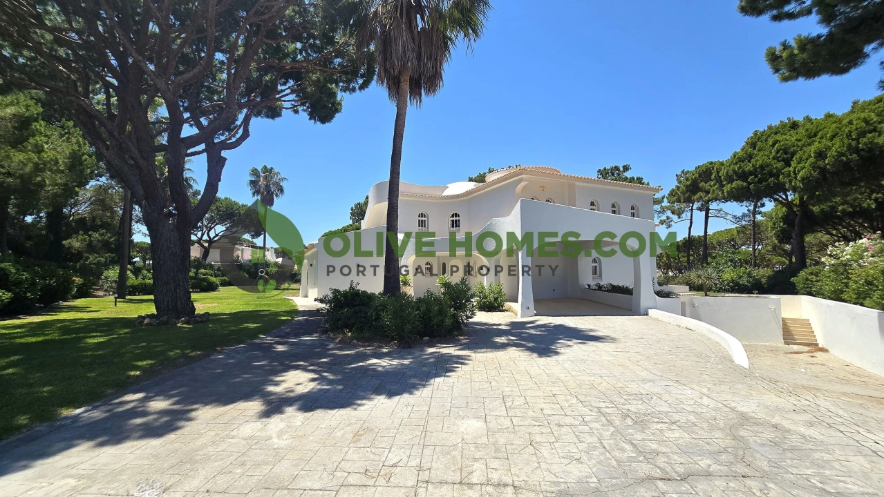 Moradia T6 para Venda em Quarteira Foto 2