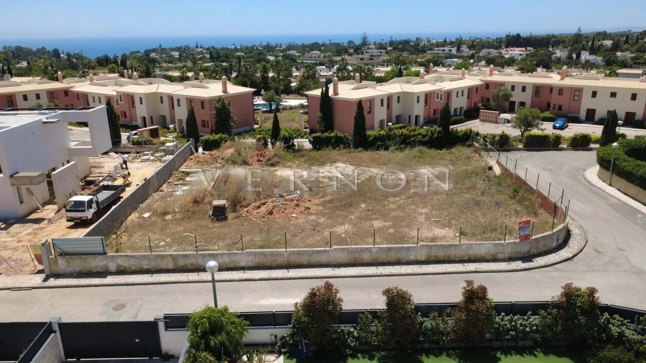 Terreno para Venda em Lagoa e Carvoeiro Foto 1