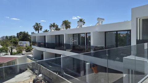 Moradia T4 para Venda em Loule (São Clemente)