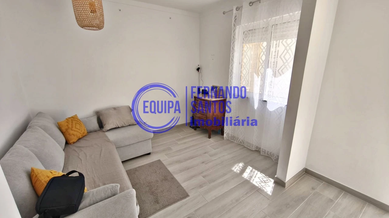 Moradia T1 para Venda em Armação de Pera Foto 5