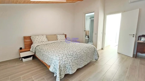 Moradia T1 para Venda em Armação de Pera
