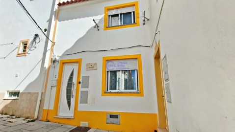 Moradia T1 para Venda em Armação de Pera