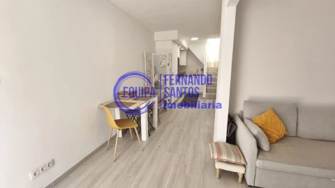 Moradia T1 para Venda em Armação de Pera