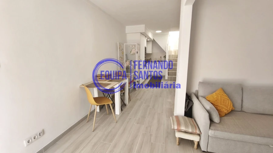 Moradia T1 para Venda em Armação de Pera Foto 3