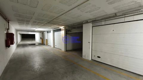 Garagem para Venda em Armação de Pera