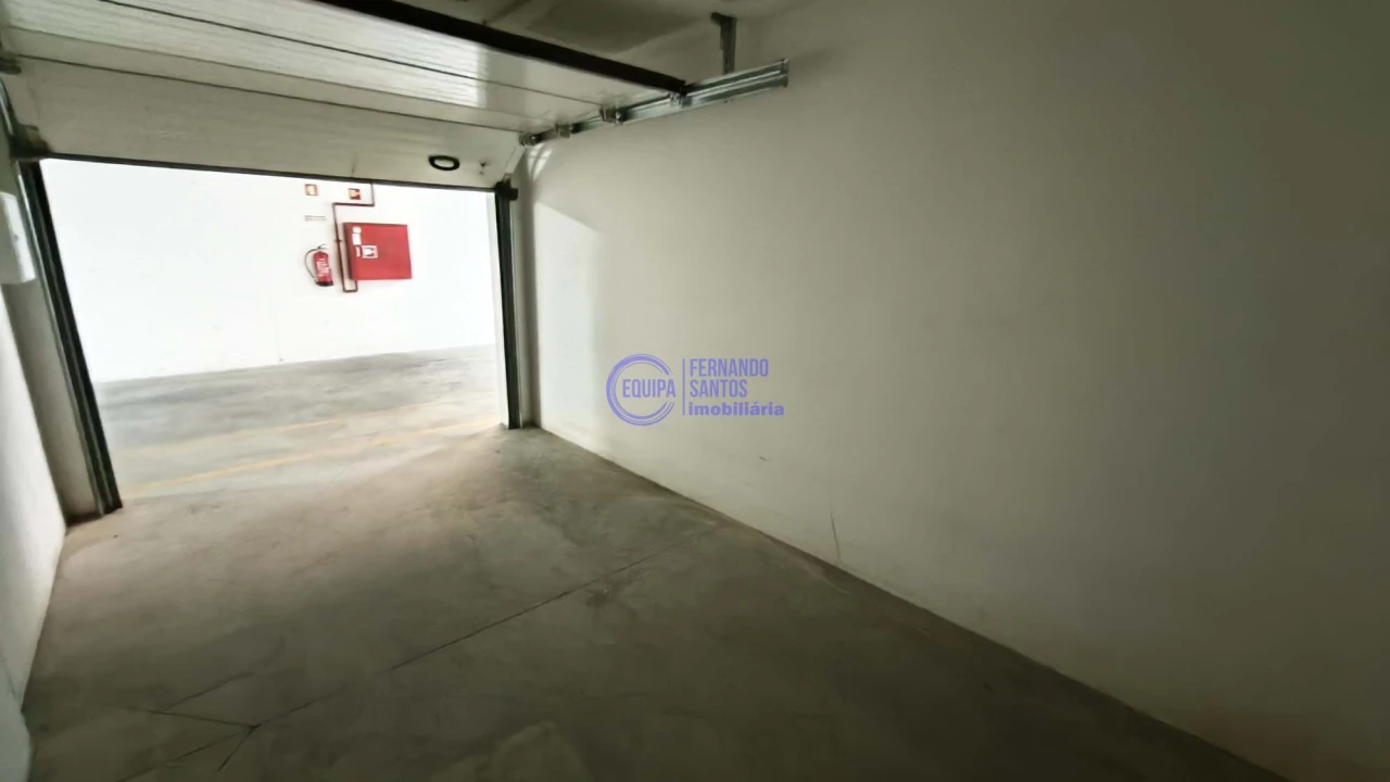 Garagem para Venda em Armação de Pera Foto 2