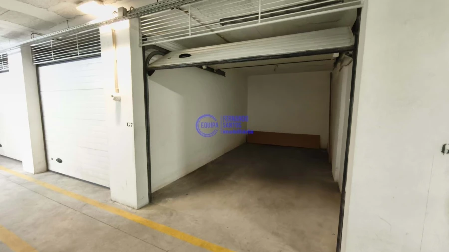 Garagem para Venda em Armação de Pera